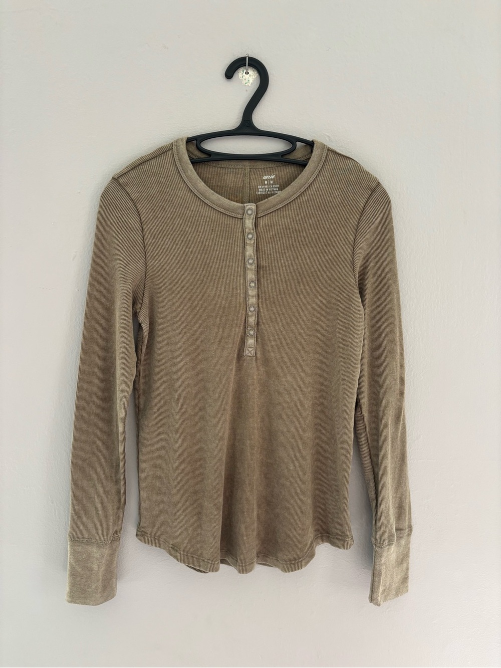 Aerie Henley Shirt Size Medium
